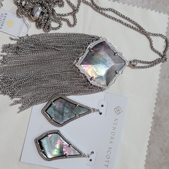 NWT Kendra Scott Set Black Mother of Pearl in Silver Gorgeous coloring ! - Picture 7 of 16